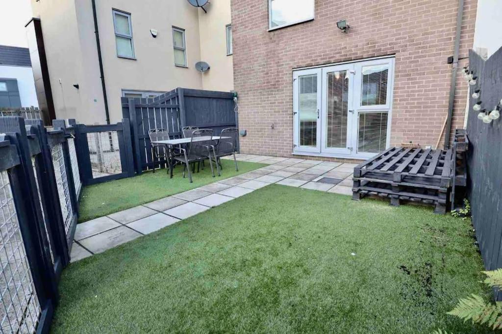 Boutique 3-bed Townhouse With Garden And Parking Newcastle upon Tyne